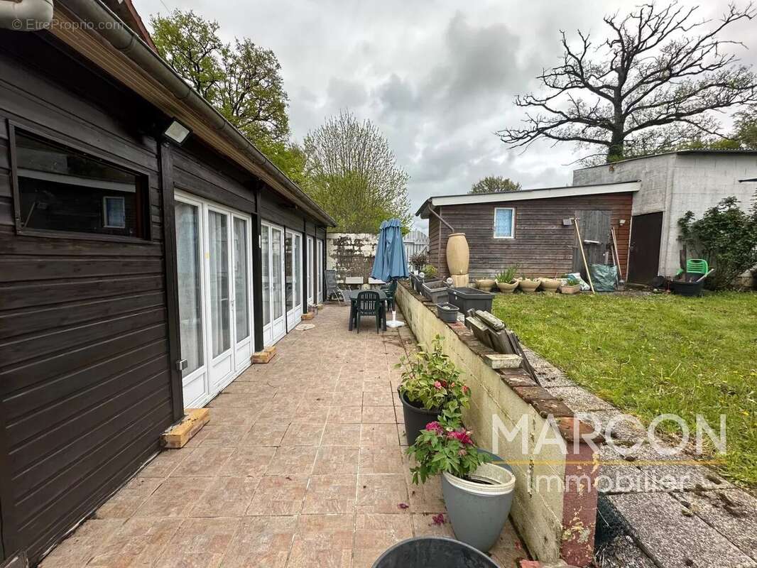 Maison à SAINT-LEGER-BRIDEREIX