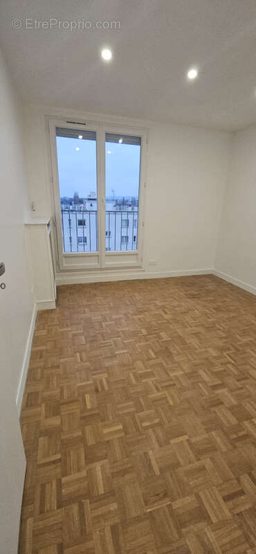 Commerce à ENGHIEN-LES-BAINS