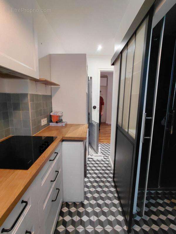 Appartement à PARIS-17E