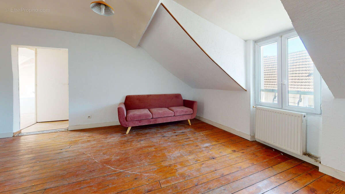 Appartement à LE THILLAY