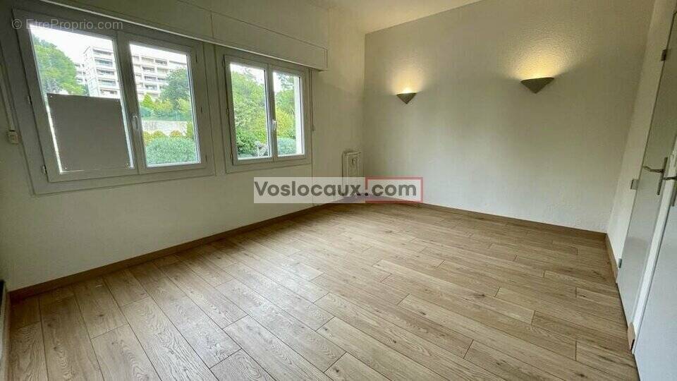 Commerce à CAGNES-SUR-MER