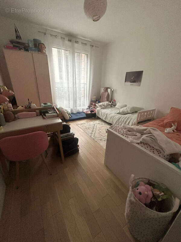 Appartement à COURBEVOIE