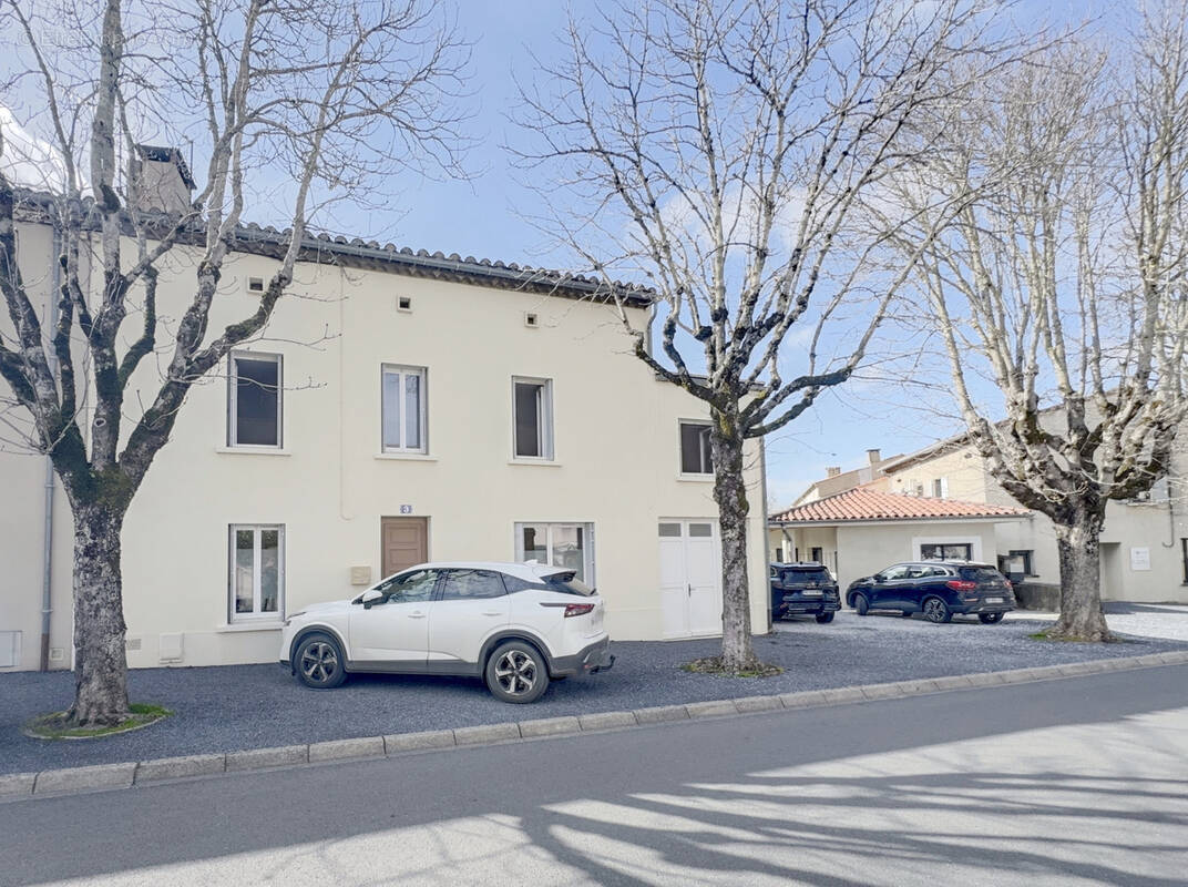 Maison à LABRUGUIERE