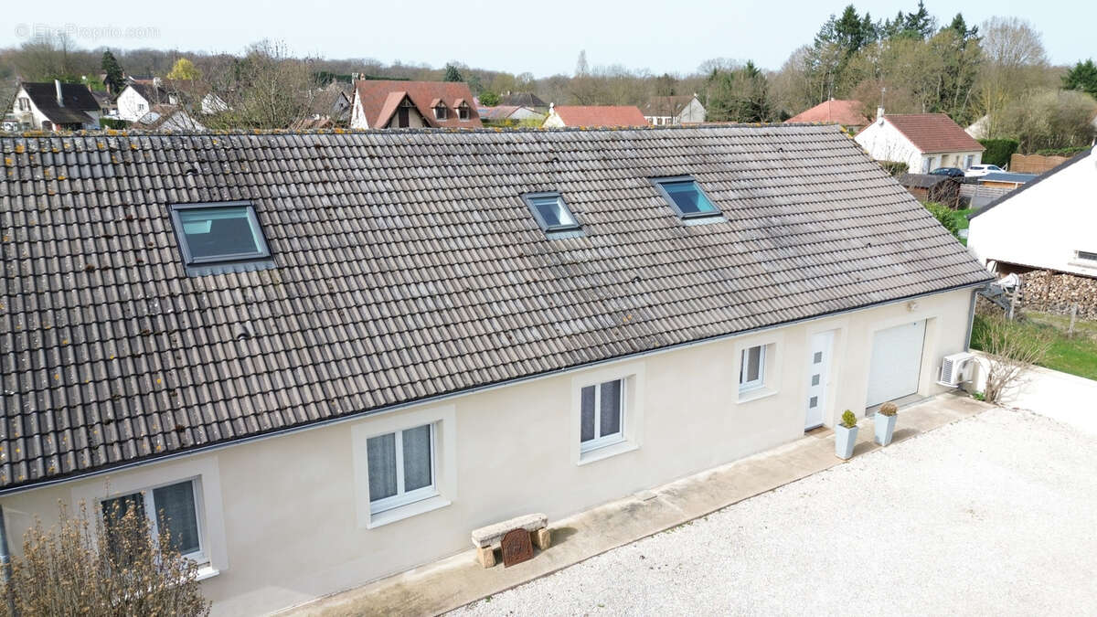 Maison à COURS-LES-BARRES