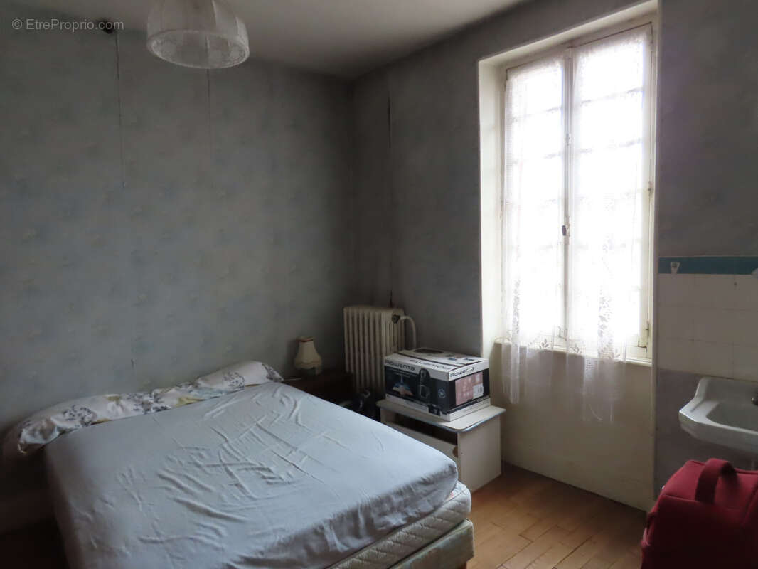 Ebreuil centre - photo 7