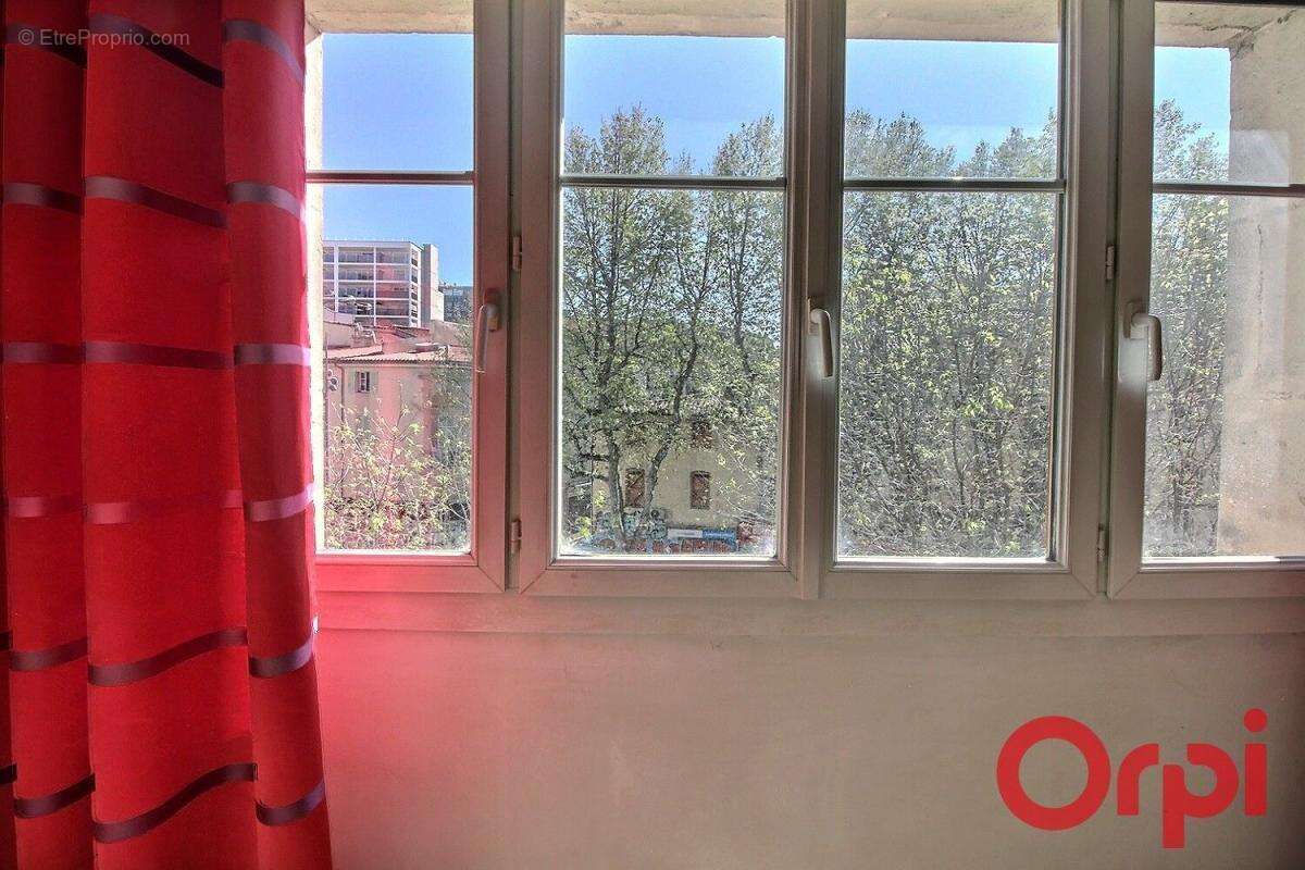 Appartement à MARSEILLE-3E