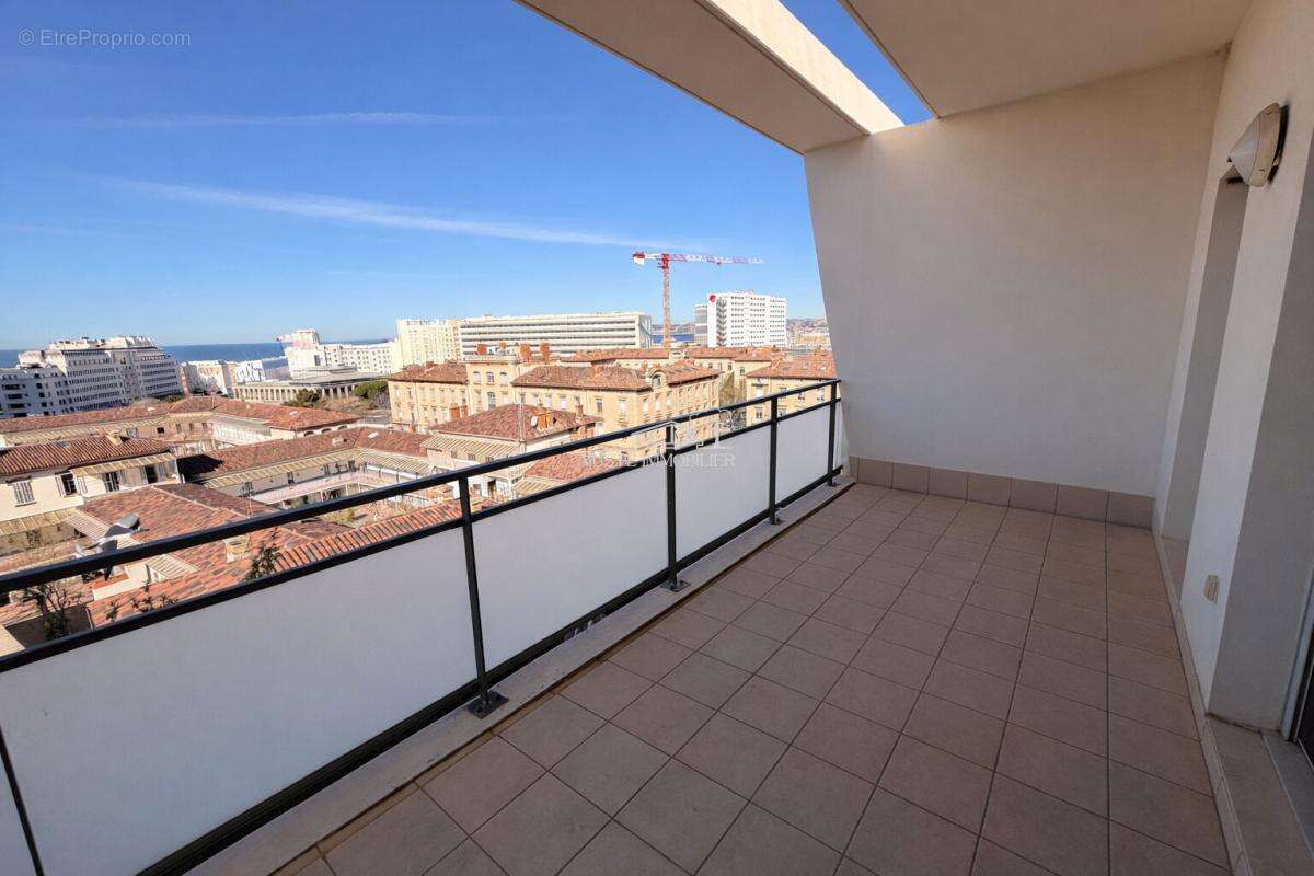 Appartement à MARSEILLE-3E