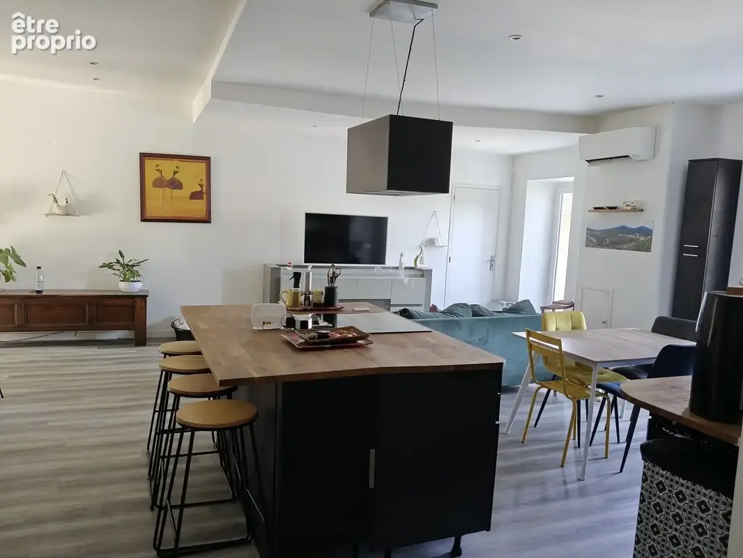 À VENDRE   Charmant F2 en centre-ville avec extérieur et atelier - photo 2