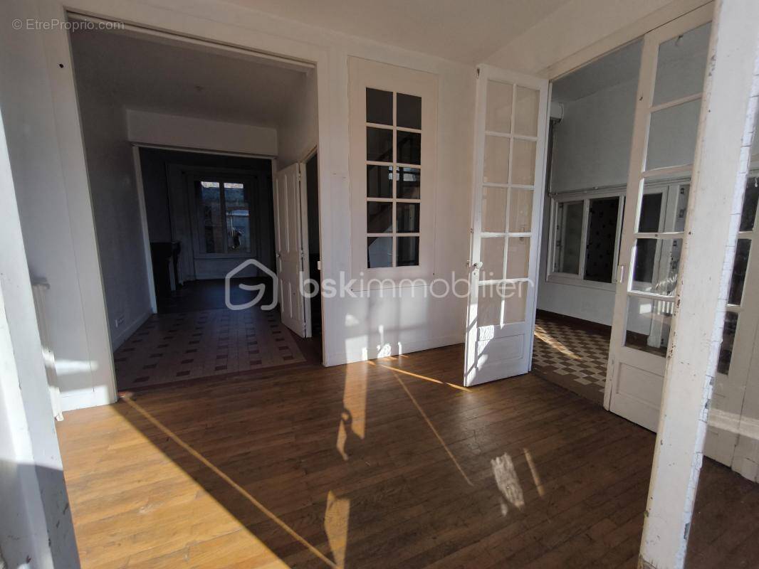 Appartement à SAINT-VICTURNIEN