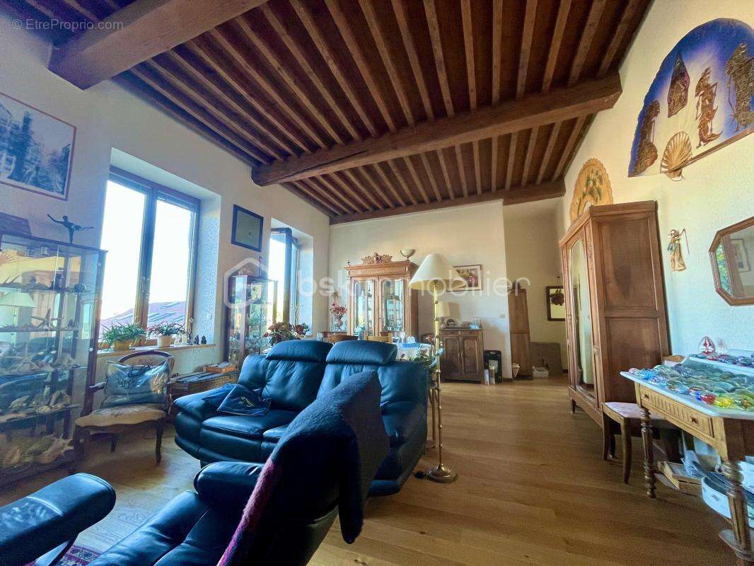 OFFRE ACCEPTÉE ! COLLINE DE LA VIVARAIZE et proche du conservatoire Lumineux appartement T3 de 82 m2 - photo 2