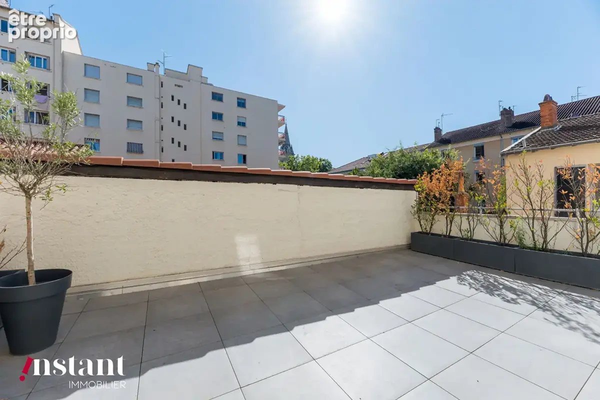 T4 d'exception avec Terrasse - Montchat - photo 2