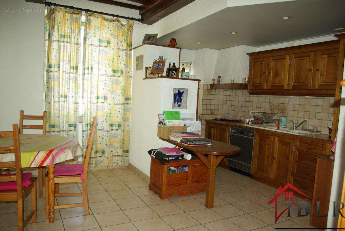 Ancien hôtel à réhabiliter, 12 chambres, lumineux - photo 5