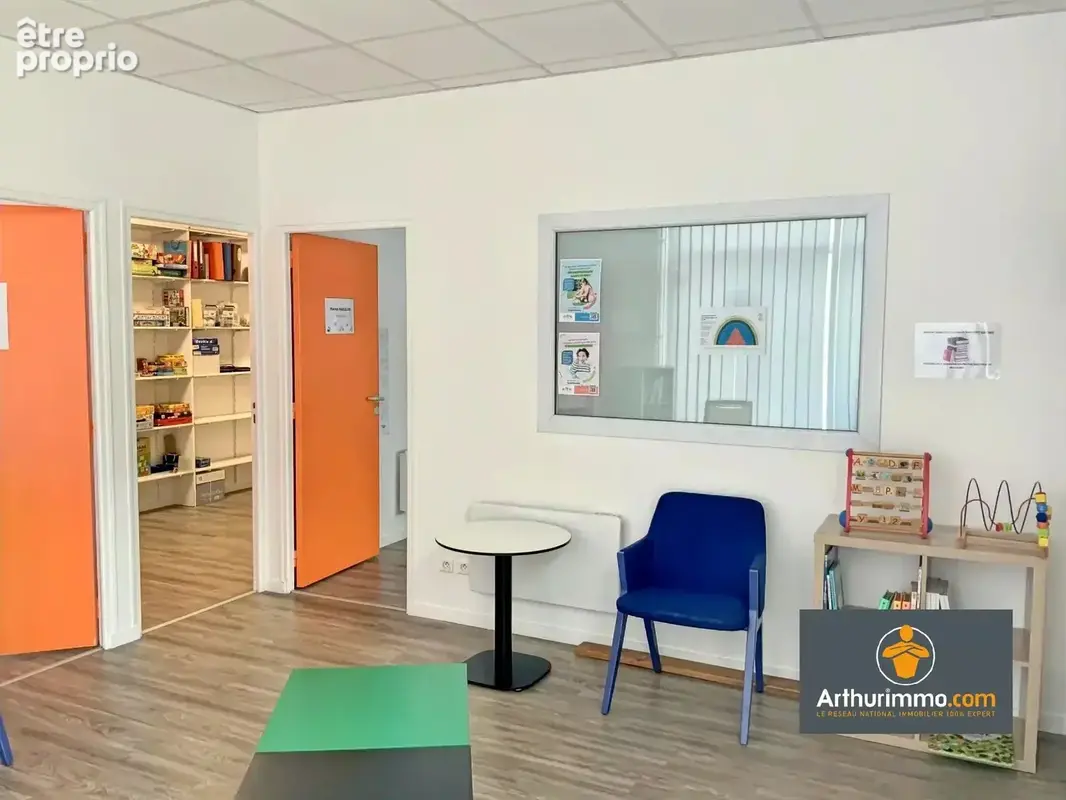Local commercial lumineux de 67,65 m² à Taissy - photo 2