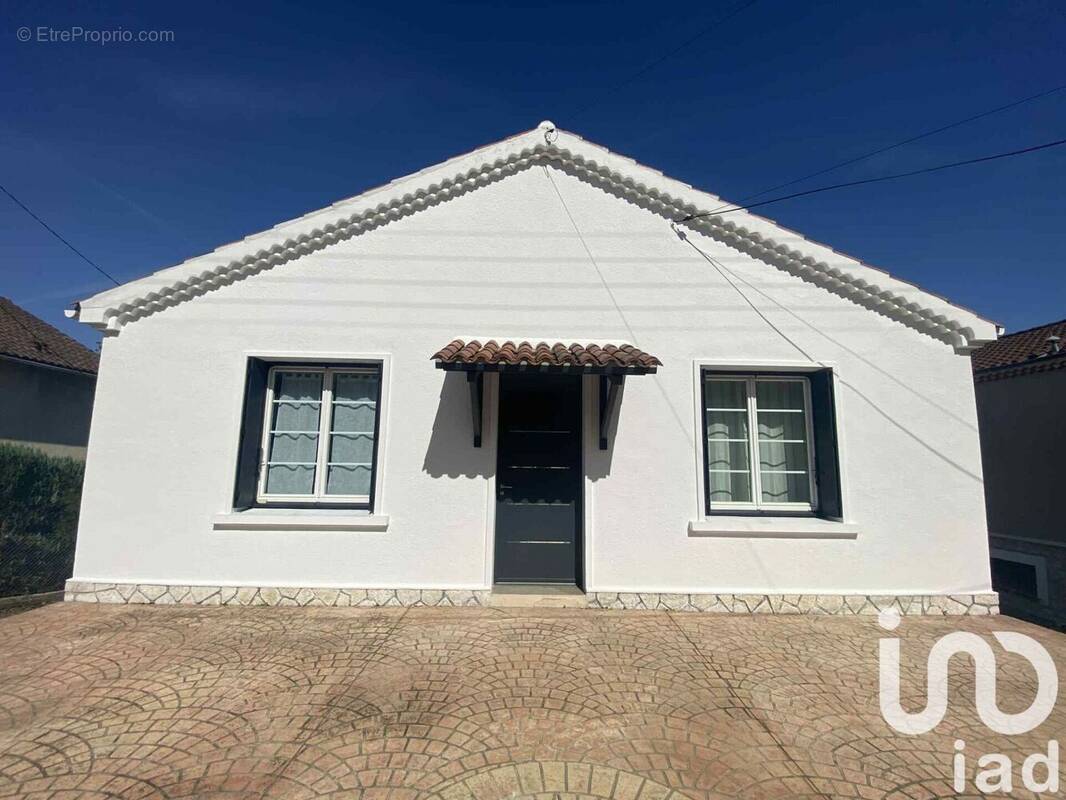 Photo 1 - Maison à RUELLE-SUR-TOUVRE