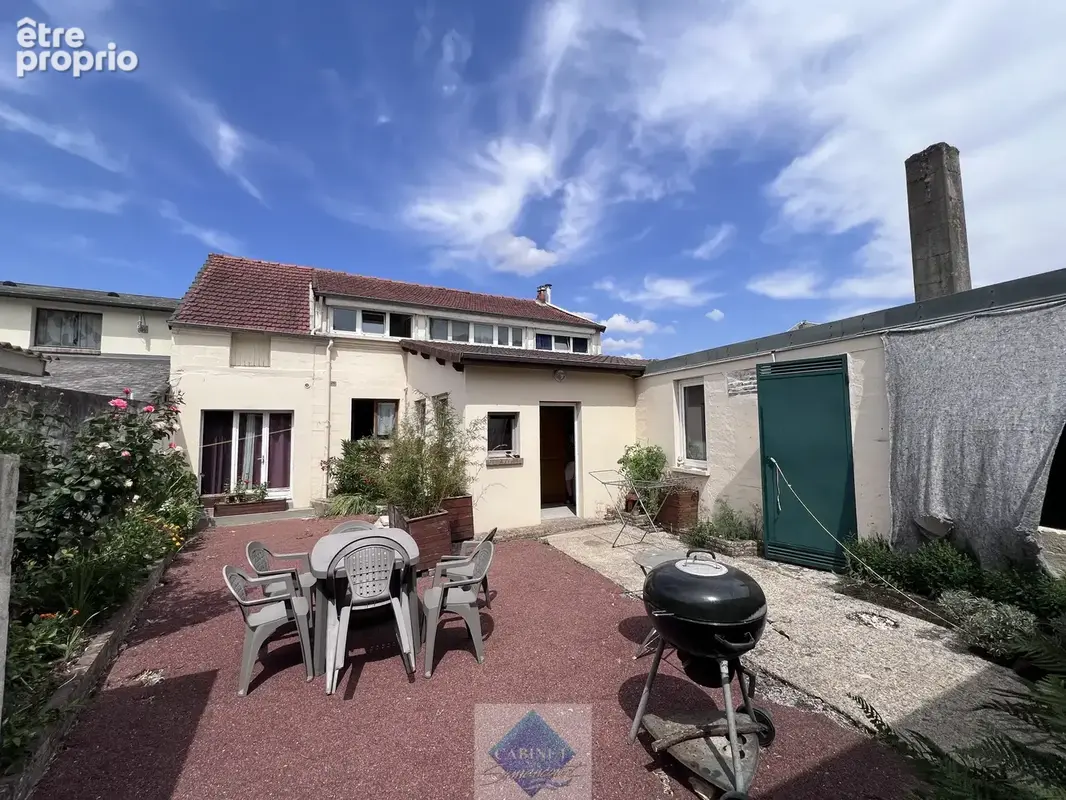 Maison avec cour, jardin, et dépendances - photo 11