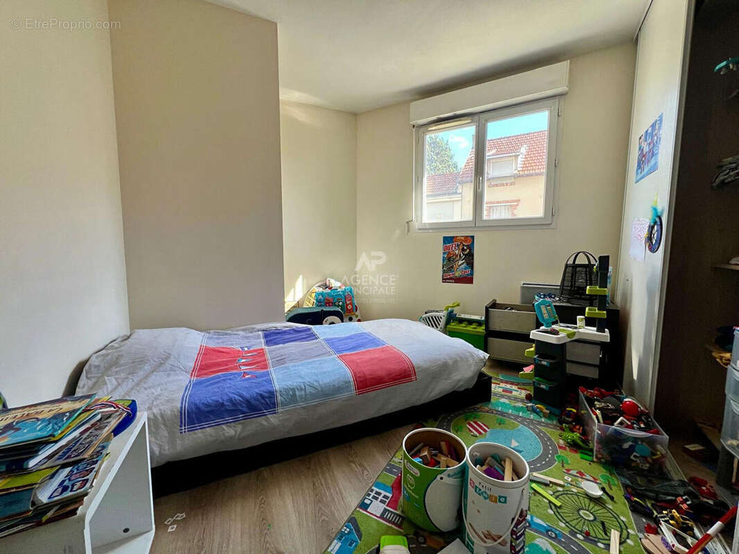 Appartement à HOUILLES