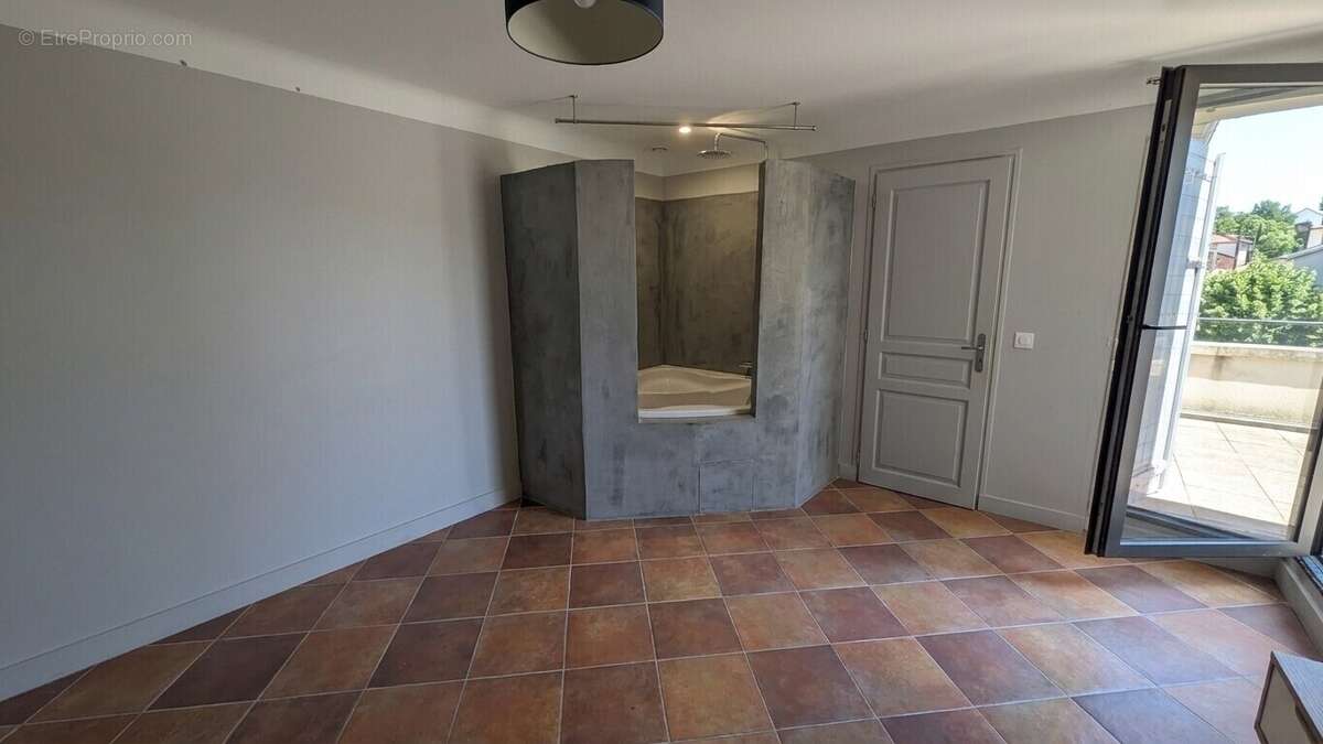 Très belle maison de village en pierres avec cour intérieure et balcon - photo 16