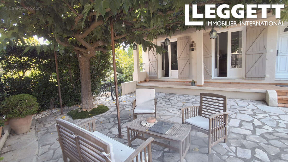 Maison de 125m², avec sous-sol, parcelle de 870m², dépendance, garage, piscine, jardin, Petit Bois Cap Brun - photo 5