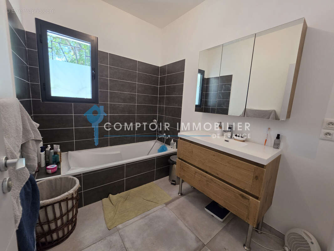 Dépt Hérault (34) - Saint André de Sangonis - À vendre - Villa T4, 105m2, terrain 1017 m2, terrasse, garage - photo 12