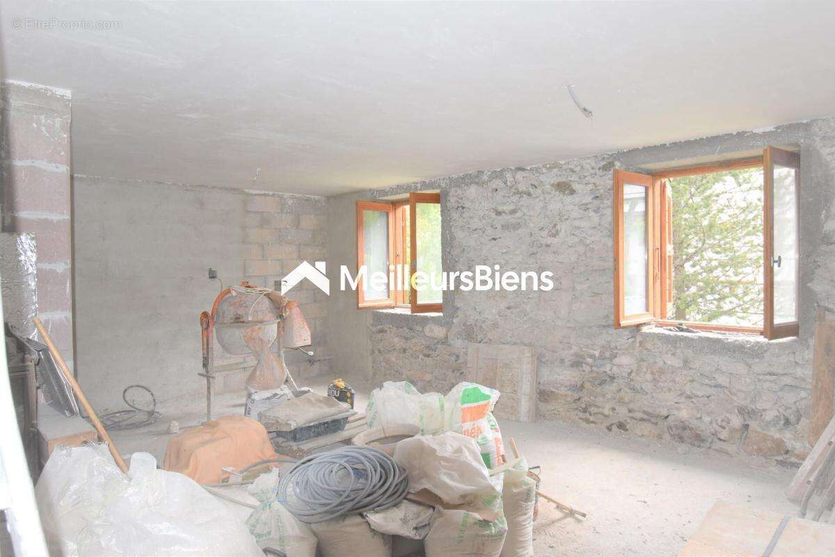 Maison de village 9 pièces 269 m² à rénover à Névache - photo 11