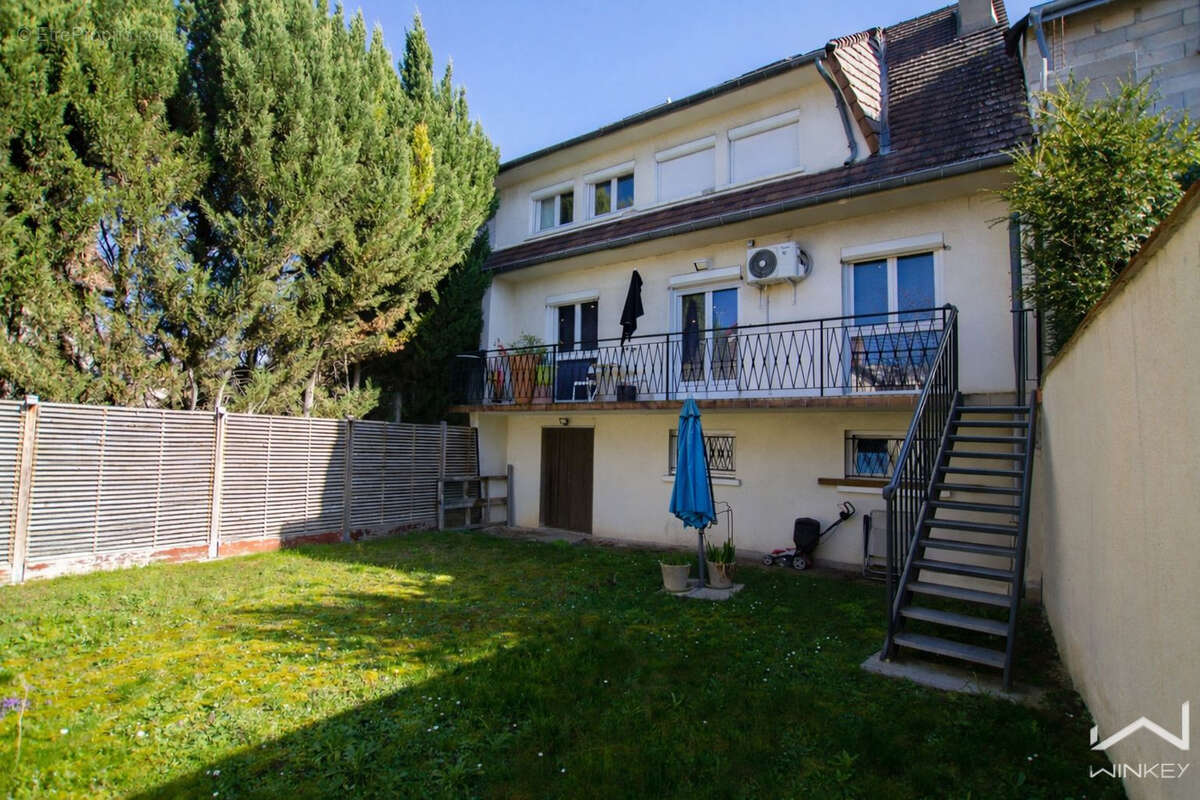 Maison à VILLENEUVE-LE-ROI