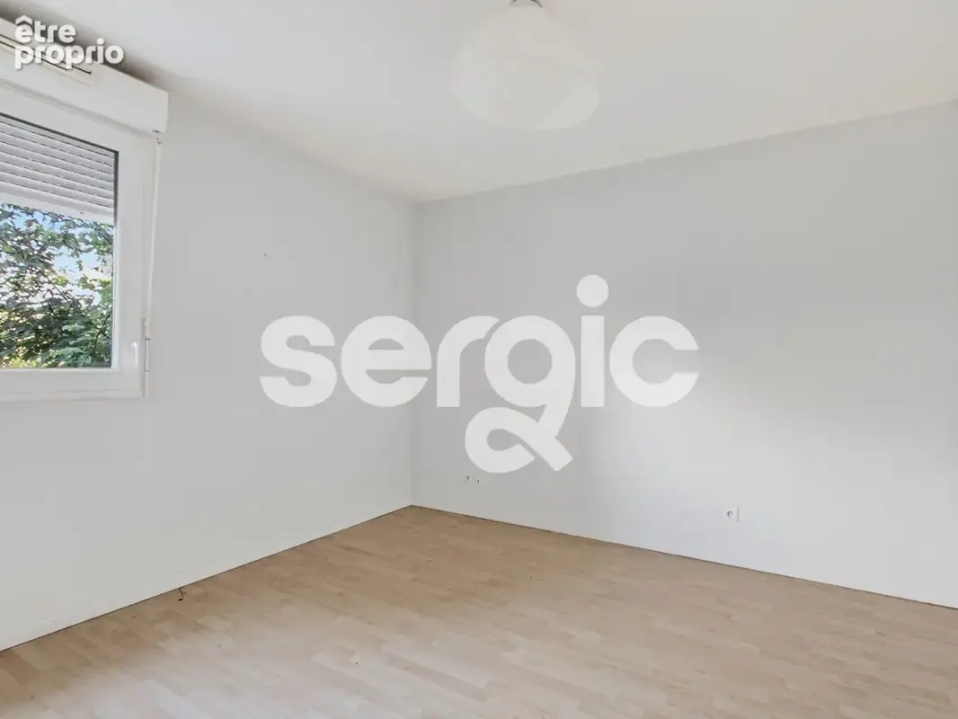 Carrieres-sous-poissy - t2 42.5m² avec balcon + piscine + parking - libre d'occupation - photo 6