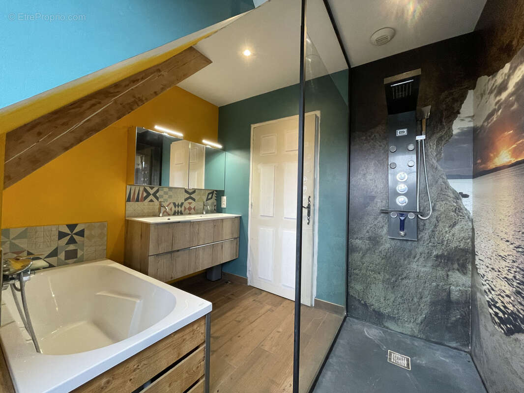 Maison à CHATILLON-SUR-COLMONT