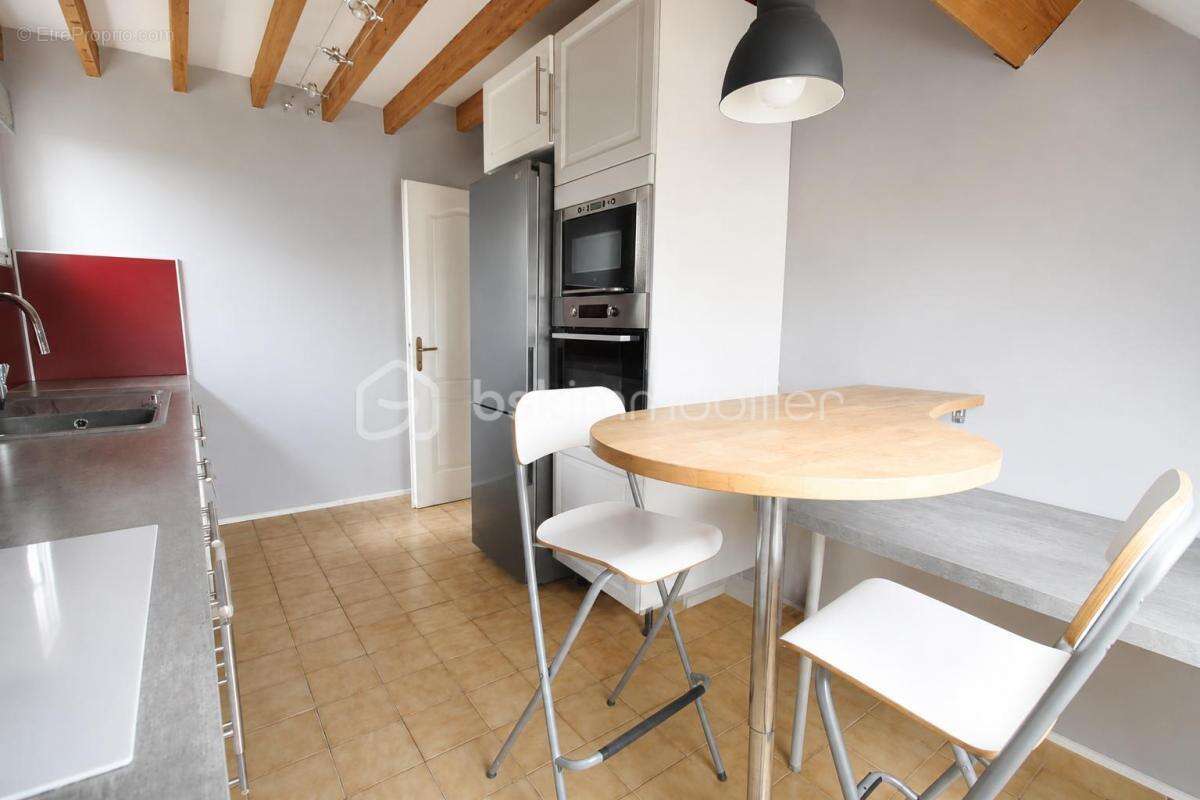 Appartement à LE COUDRAY-MONTCEAUX