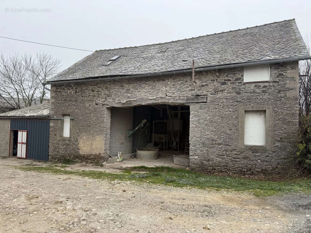 Maison à TAURIAC-DE-NAUCELLE