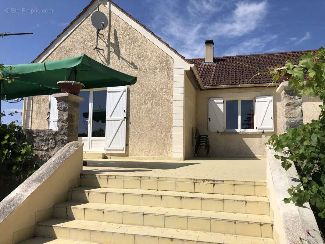 Maison à BAZOCHES-SUR-LE-BETZ