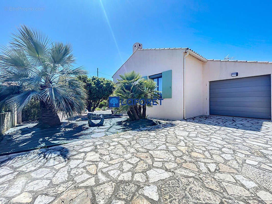 Maison à CARQUEIRANNE