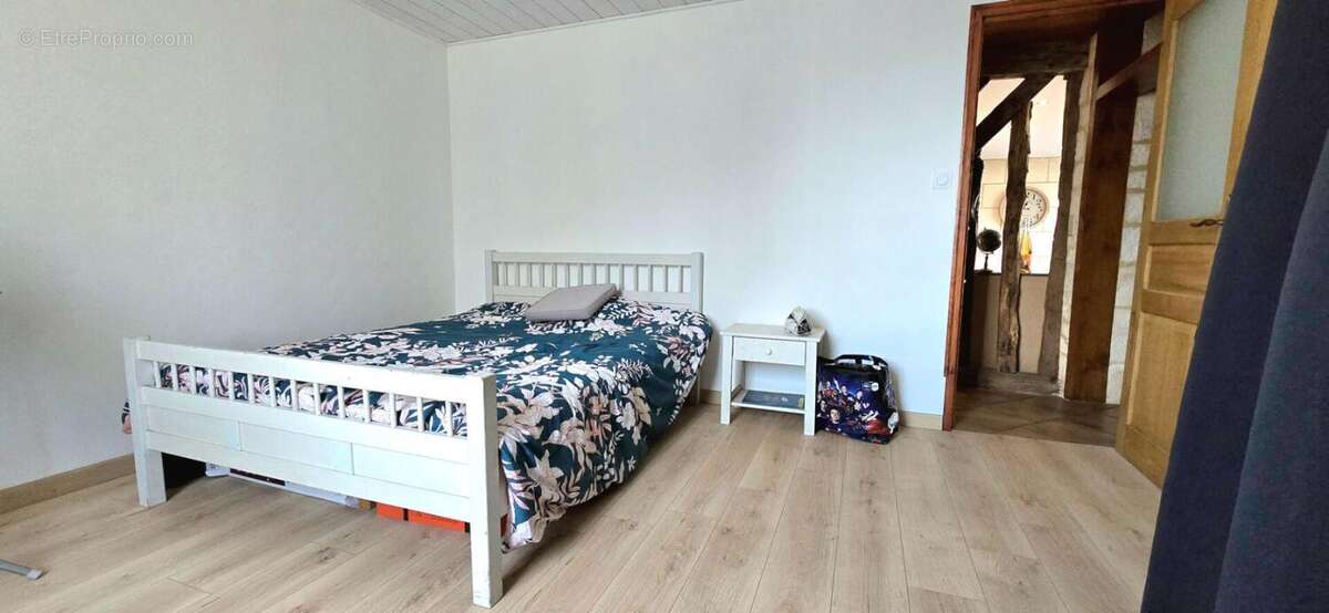 Maison à SAINT-MARTIAL-D'ARTENSET