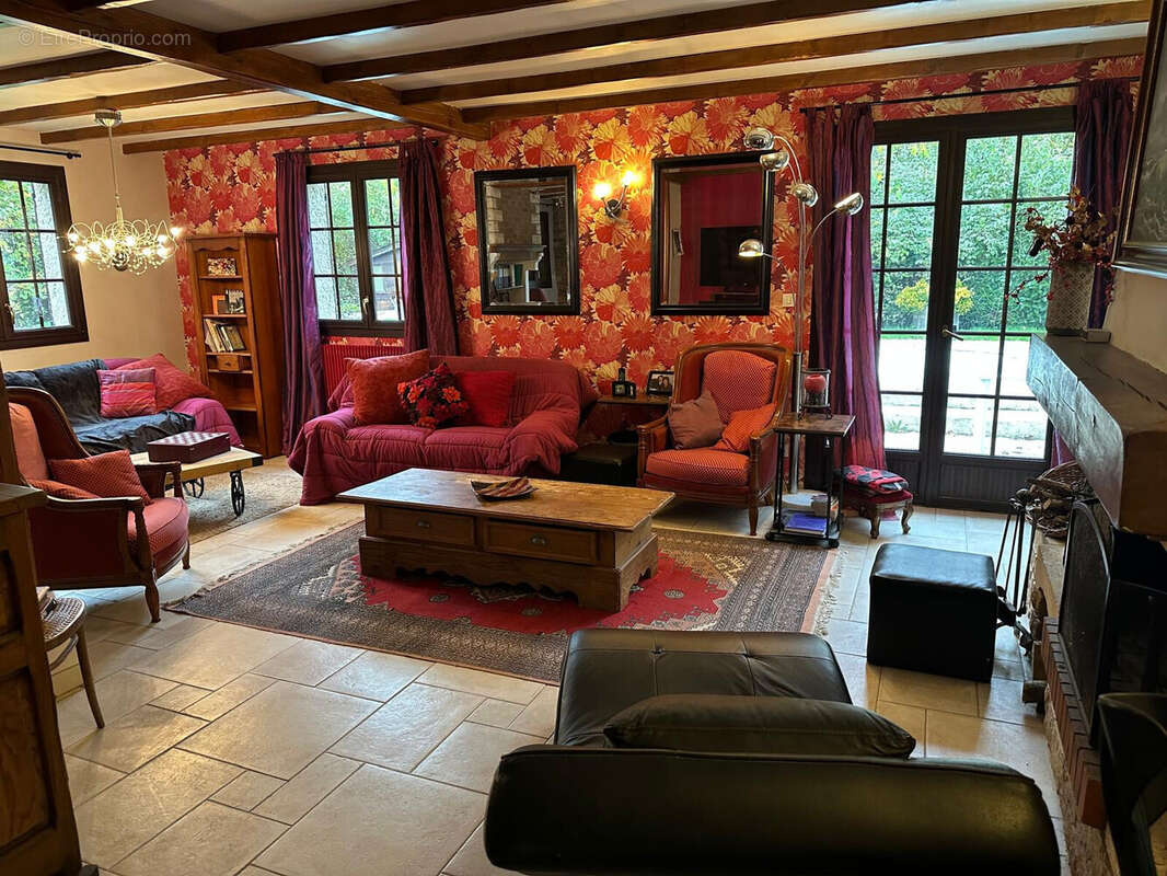 Maison à SAVIGNY-LE-TEMPLE