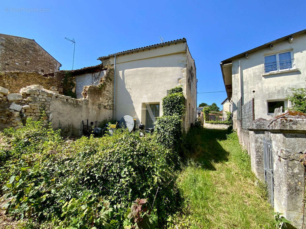 Maison au coeur de Jonzac - photo 8