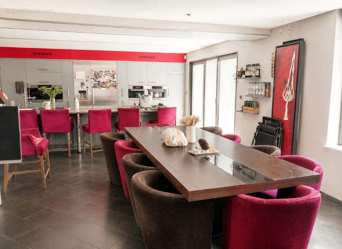 Maison Corbelin 12 pièce(s) 430 m2 - photo 5