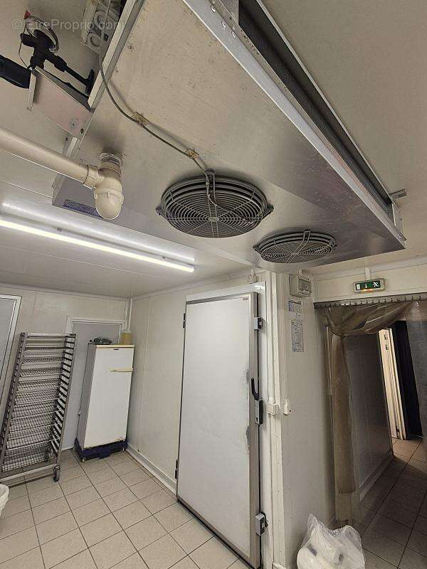 Commerce à SAINT-ROMAIN-DE-BENET