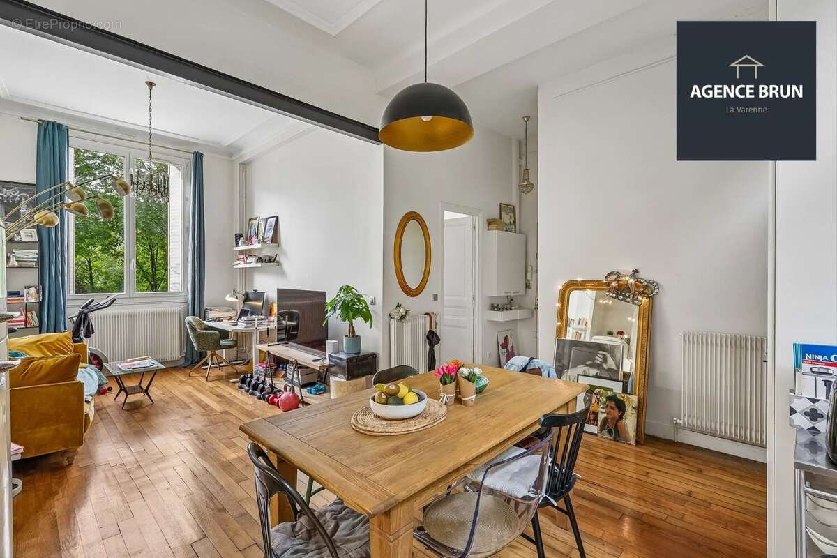 Appartement à SAINT-MAUR-DES-FOSSES