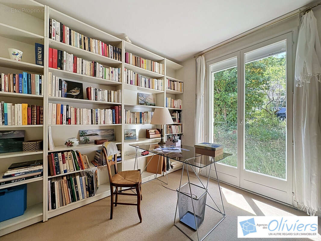 Maison 136 m² à Saint-Remy-Les-Chevreuse  - photo 6