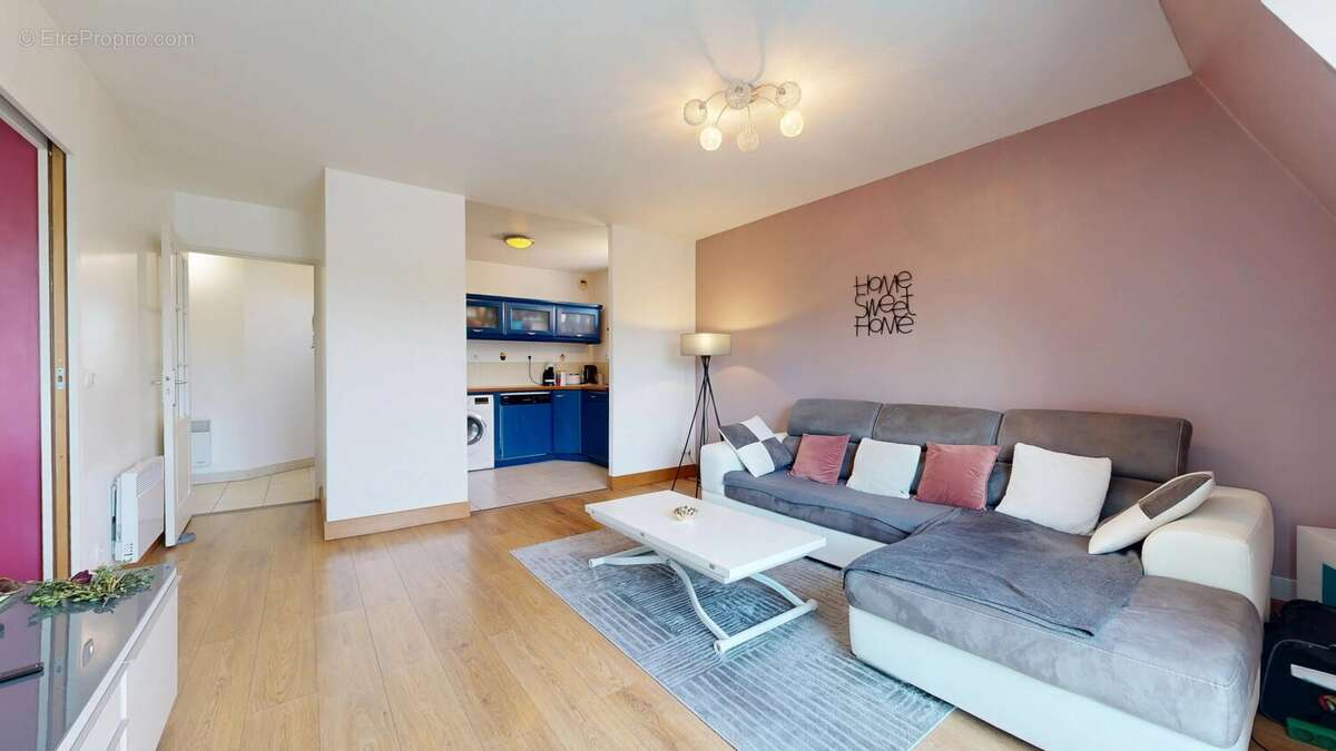 Appartement à VAUJOURS