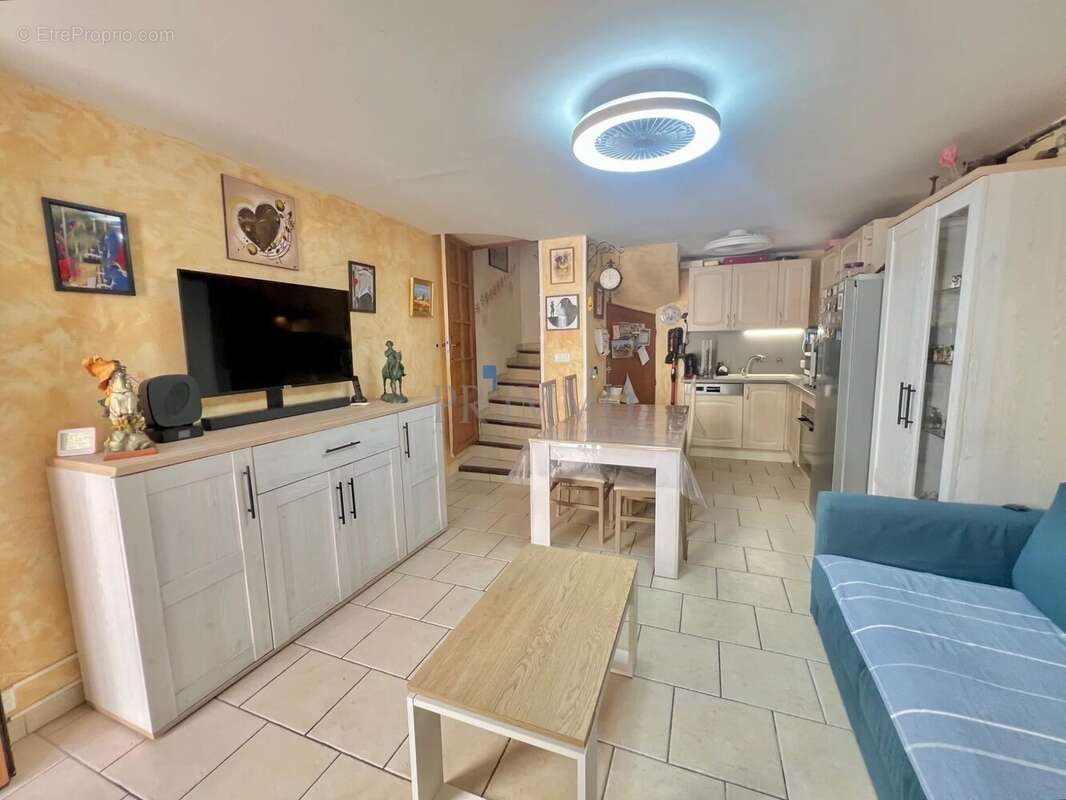 Maison de village Fréjus Centre avec deux chambres, bureau, - photo 10
