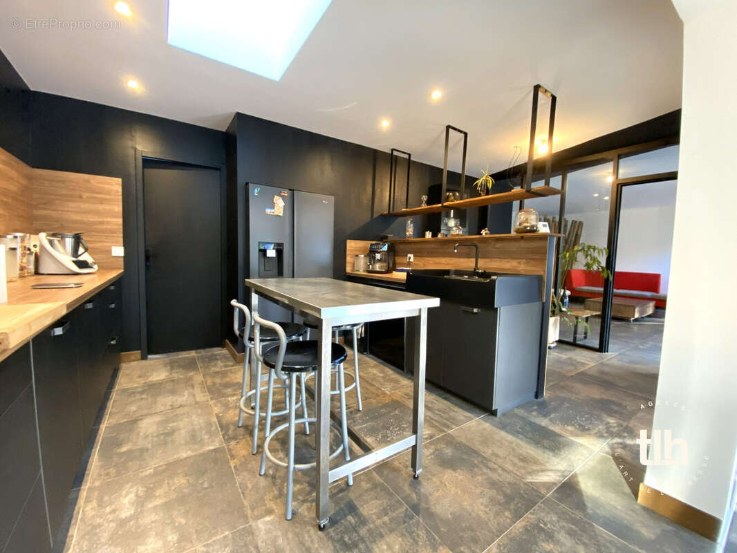 cuisine - Maison à SAINT-MATHIEU-DE-TREVIERS