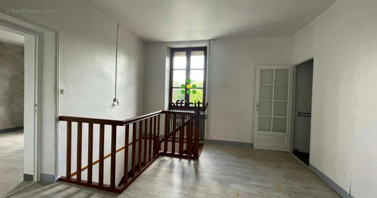 Maison à AIGRE