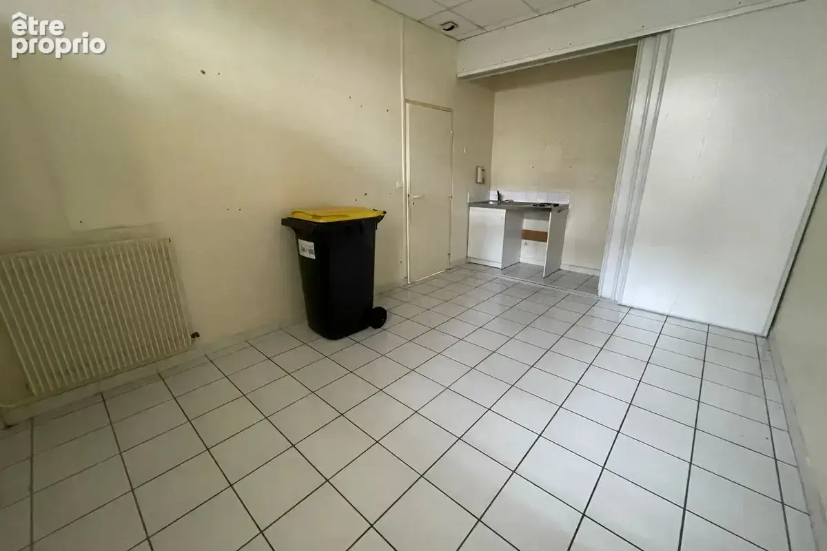 A vendre - local commercial 173 m² à Joué Les Tours - photo 8