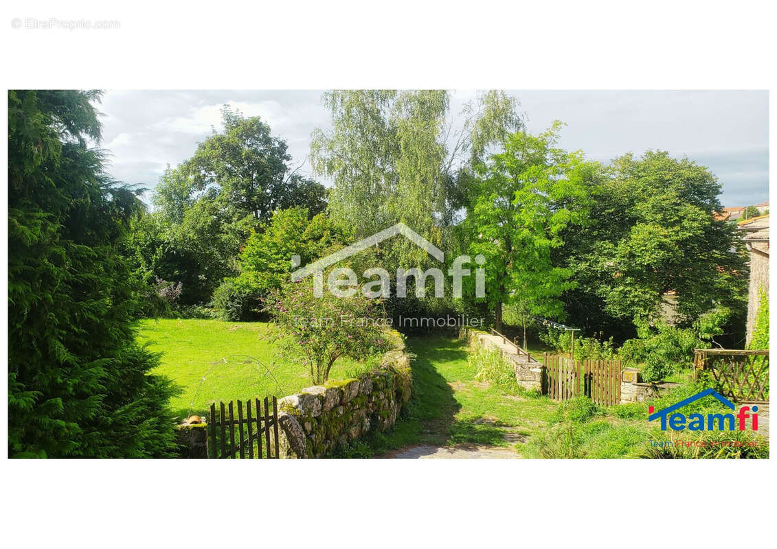 Maison 140 m² à Saint-Pal-De-Mons  - photo 7