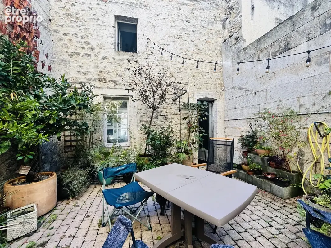 Charmante maison de ville 73m2 à Angoulême avec cour. - photo 1