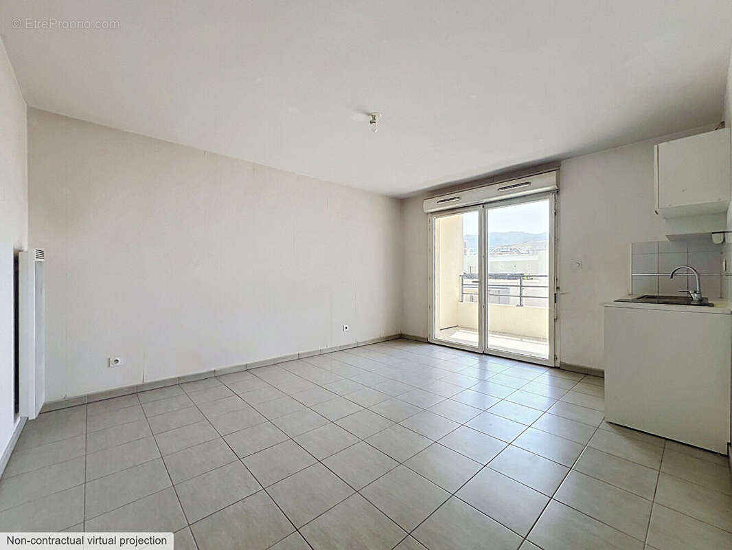 Dernier étage avec grande terrasse - Studio lumineux de 26,40 m² - Marseille 10e - photo 3