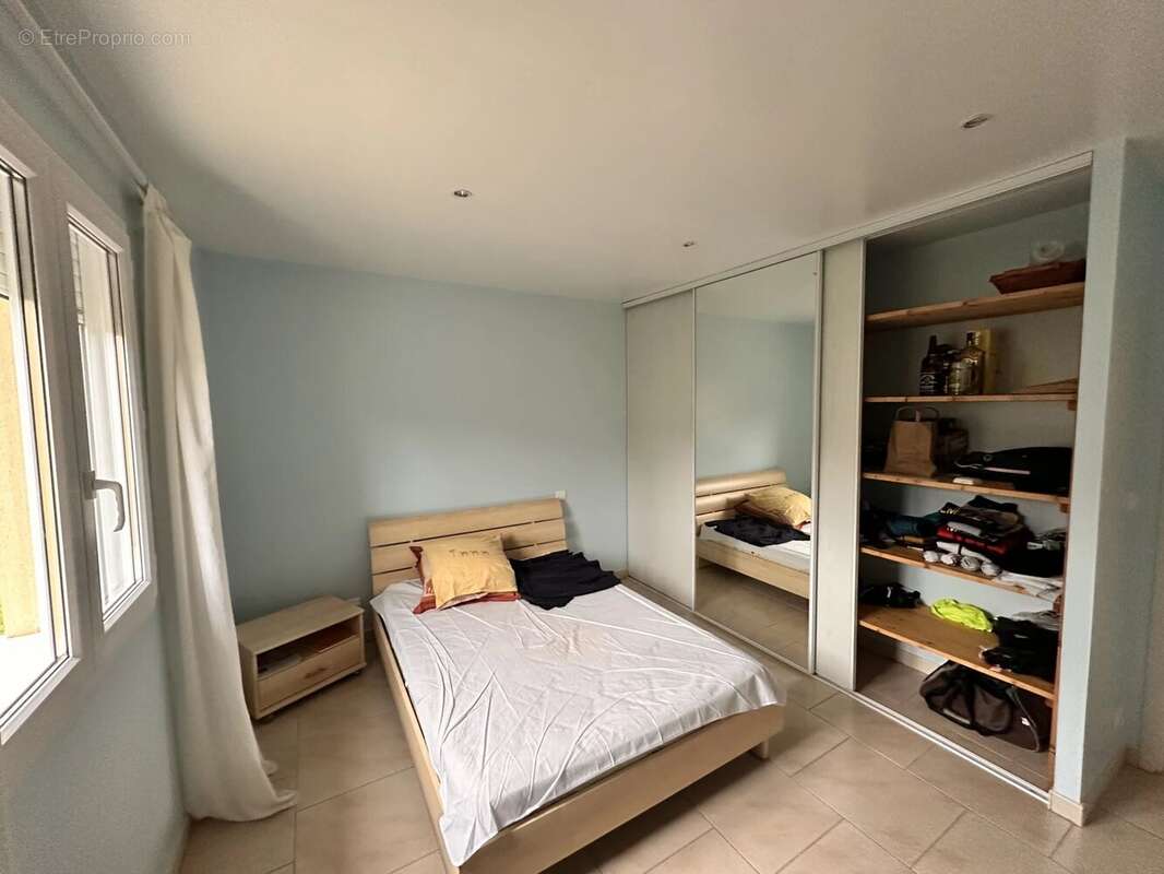 Maison à SAINT-GEORGES-DE-MONTCLARD