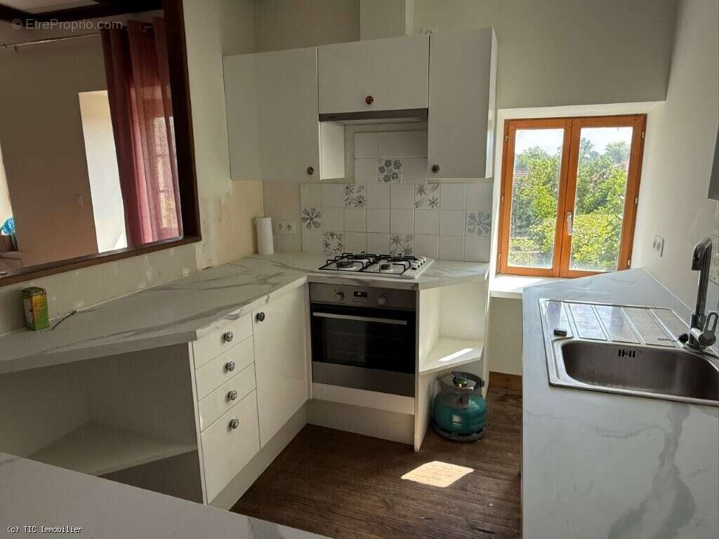 Petite Maison de Ville à Champagne Mouton - photo 4