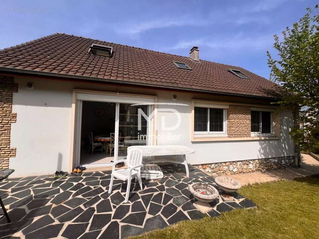 Evreux quartier navarre maison 6 pieces - photo 2