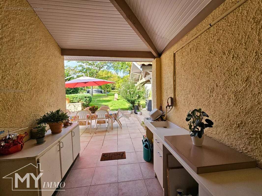 Maison à LA ROQUILLE